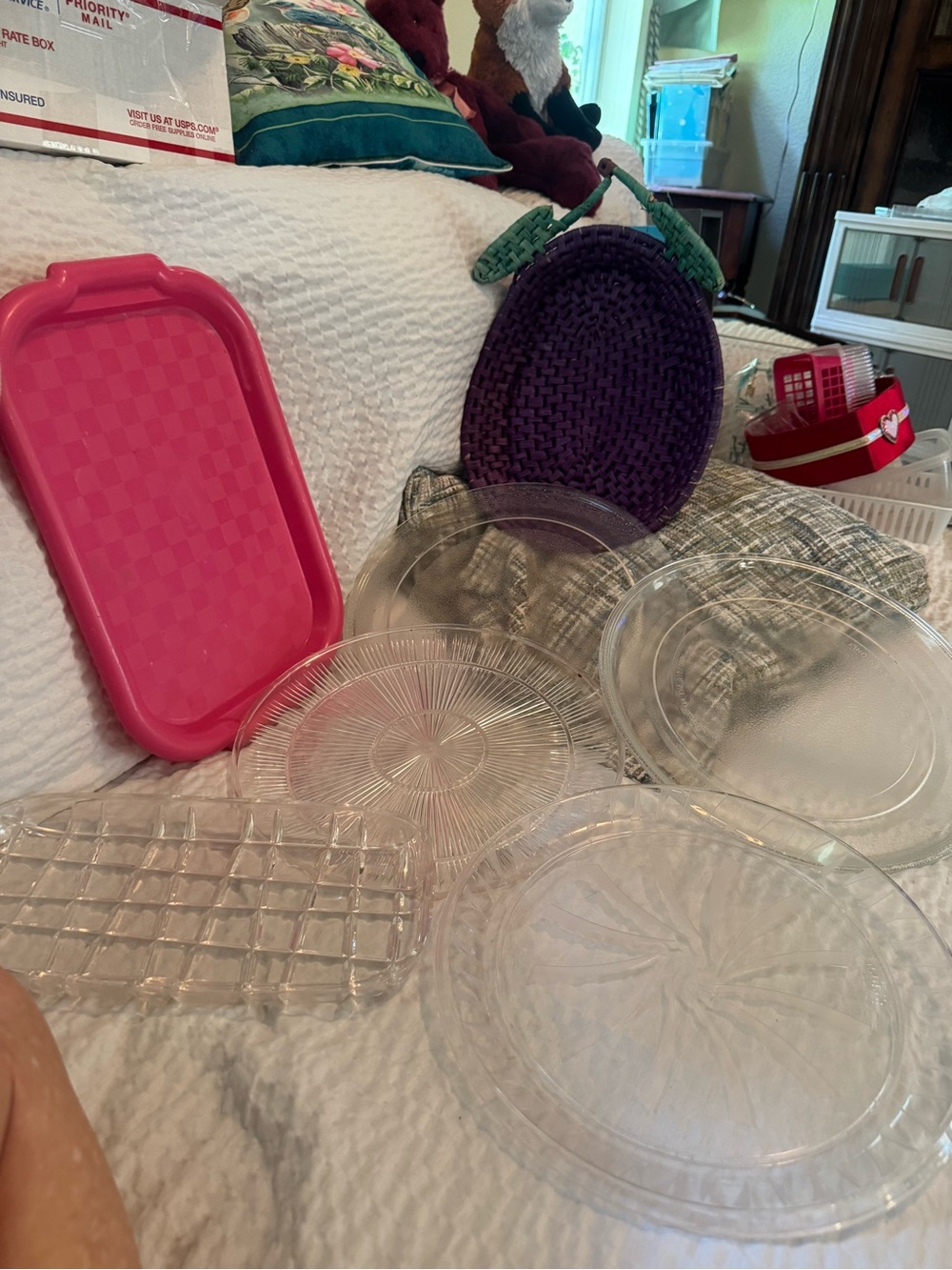 Mixed Clear Glass/Plastic Serving Plates & Pink Tray Bundle